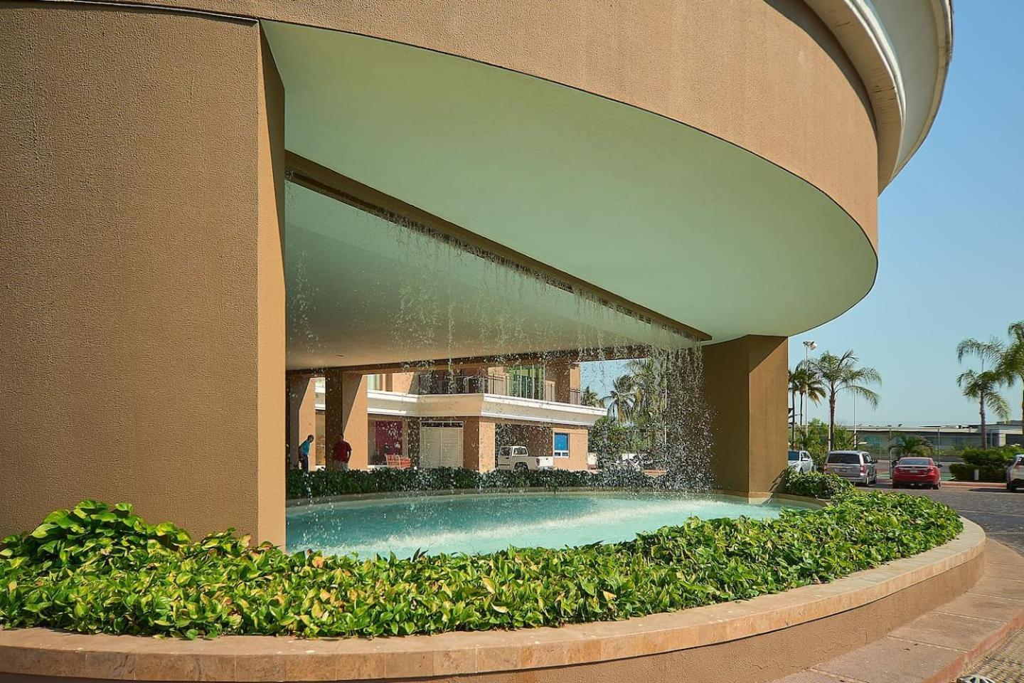 Grand Venetian Beachfront Condos Puerto Vallarta Exterior photo